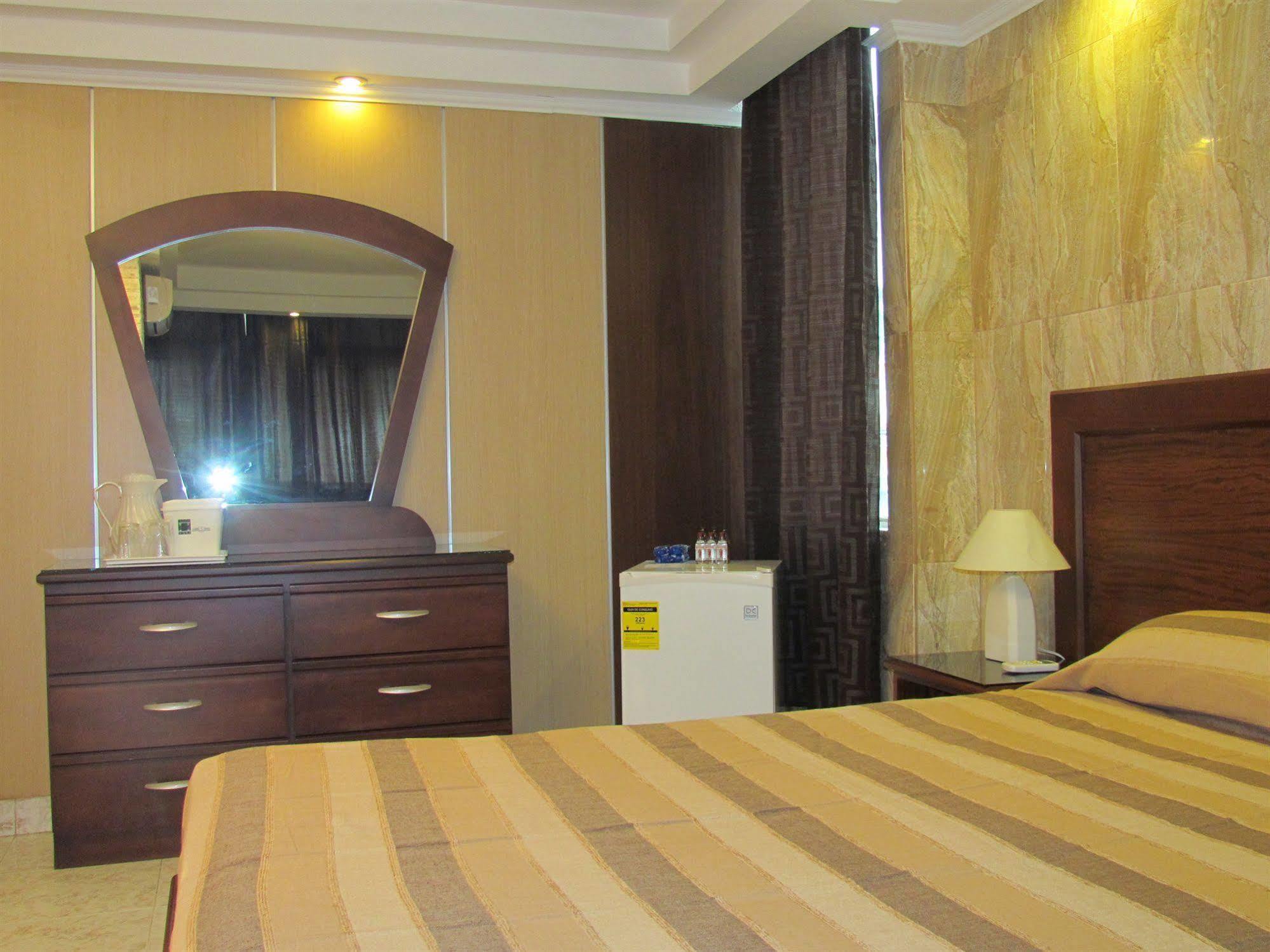 Hotel Roma Plaza Panama City Exterior photo
